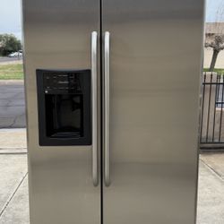 REFRIGERATOR GE STAINLESS STEEL 