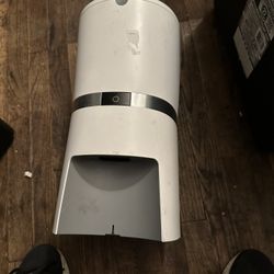 Cat Food Dispenser