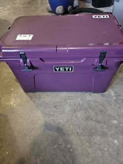 Yeti Tundra 35 Nordic Purple Hard Cooler
