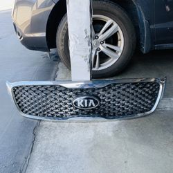 KIA SORENTO 2016-2018 GRILL OEM 