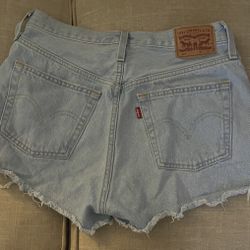 Women’s Levi Shorts 