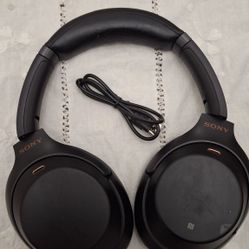 SONY wireless noise canceling bluetooth headphones