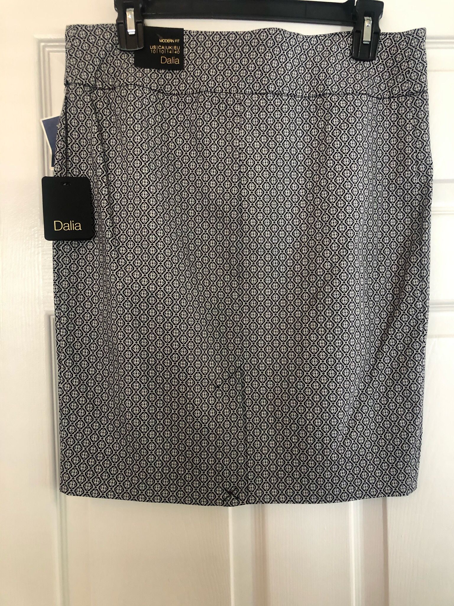 Geo Print Dalia Pencil Skirt With Stretch - New With Tags - Size 8