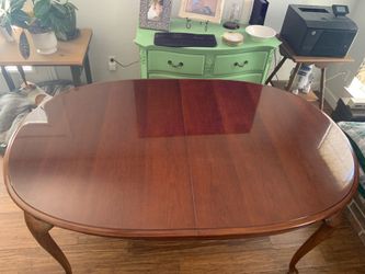Dining Room Table with 2 Leaves & Padded Table Topper 69 1/2”x 43” with leaves 101 1/2” x 43