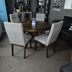 New Open Box Dining Table Set 