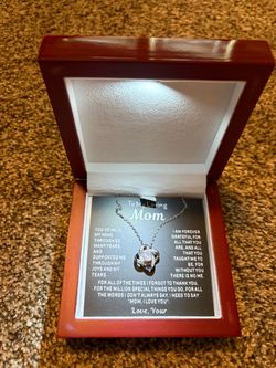 NEW "To My Loving Mom" CZ Love Knot Necklace w/ Lighted Gift Box