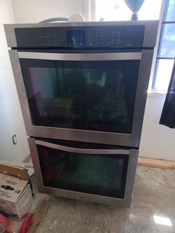 Y .Whirlpool Double Oven 30 Wide 50 Tall