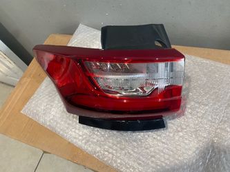 2018-2021 Chevy traverse left tail light