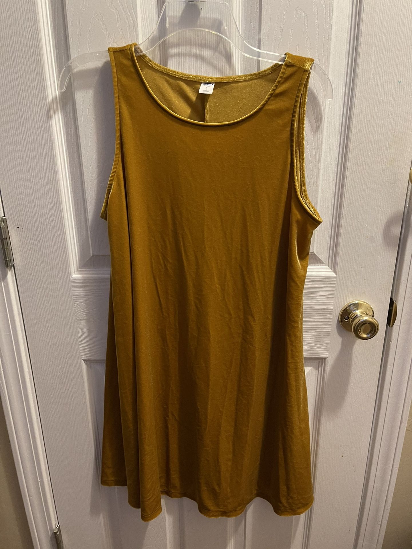 Old Navy golden yellow velvet swing dress Size Large like new smoke free