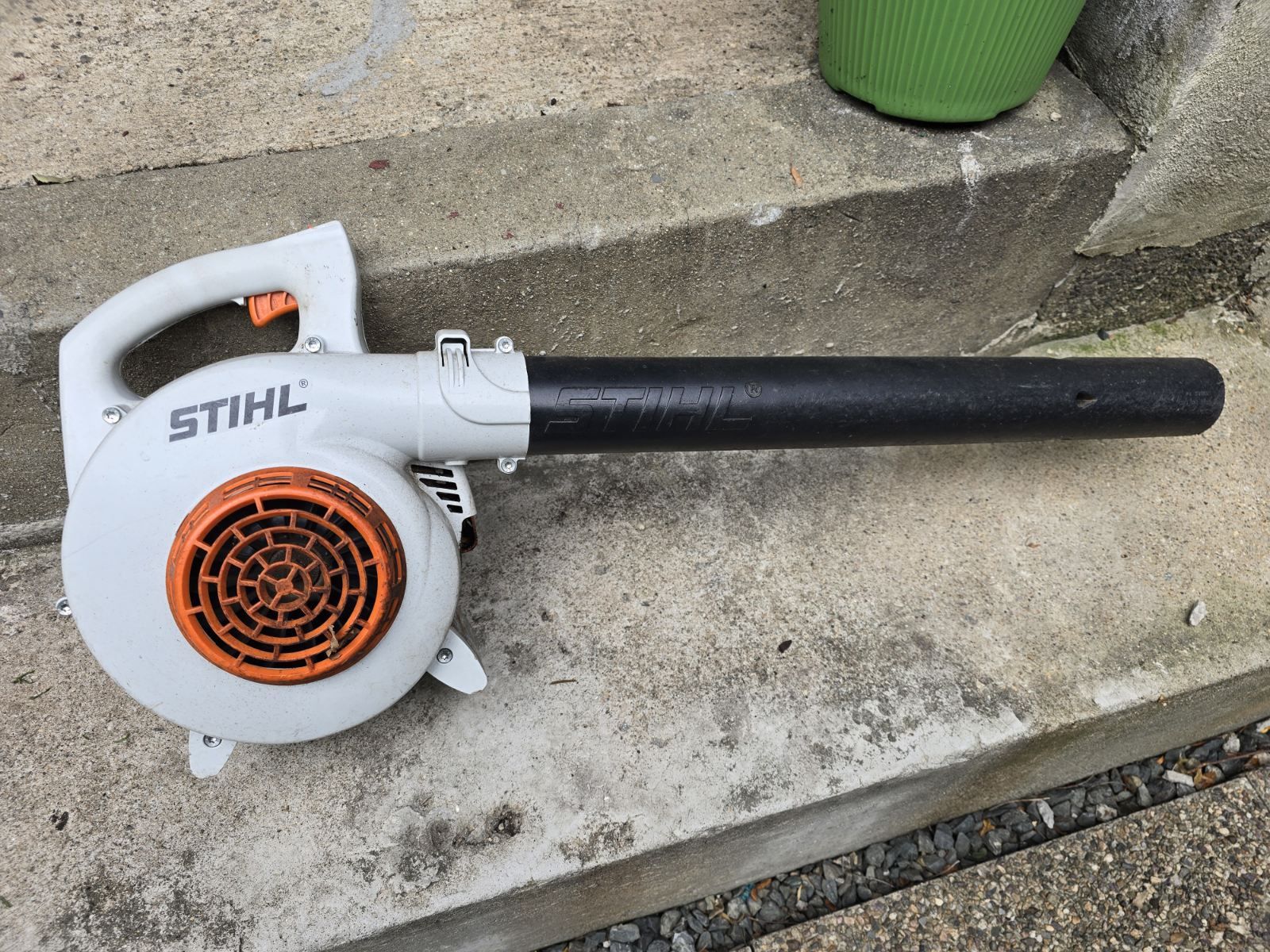 Leaf Blower