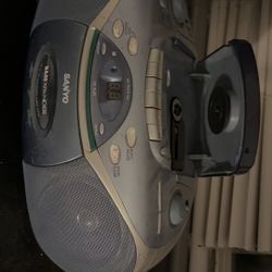 vintage radio and cd player