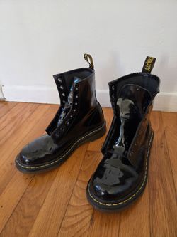 Dr. Martens shiny black