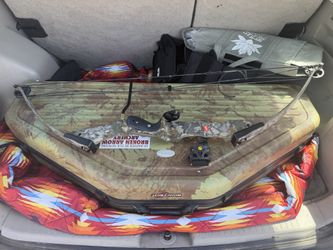 Left hand compound bow PSE