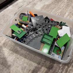 Legos Full Plastic Tote 