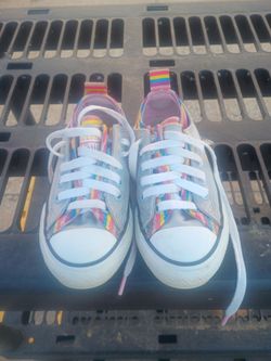 Girl converse