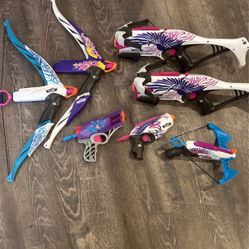 7 Nerf Rebelle Blasters/bows
