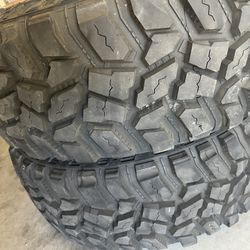 Falcon wheels T8 series. 17x9 -38mm offset 285/70/17 cooper discoverer stt pro’s