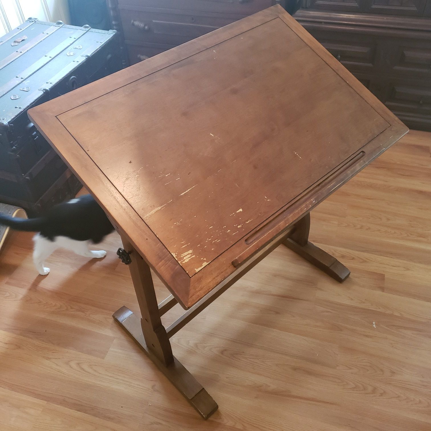 Drafting table