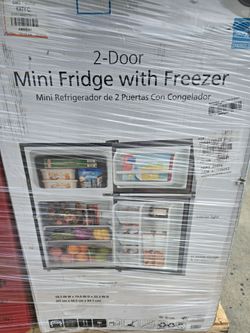Mini fridge