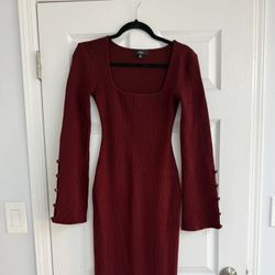 Lulu’s Burgundy Bell Sleeve Knit Dress With Button Detail In Sleeves Size M