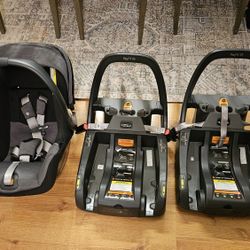 Chicco Keyfit 35 & Car Bases