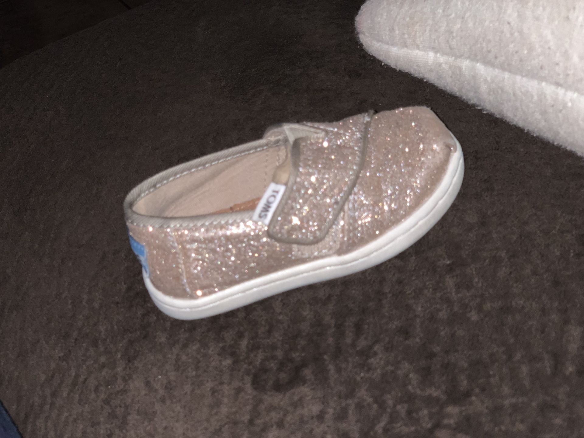 Toddler girl Toms
