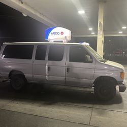 2006 Ford E-350
