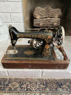 Antique Singer Sewing Machine Model 66 With Motor And Original Wood Carrying Case