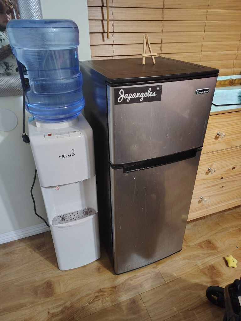 Magic Chef Mini Fridge