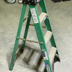 2020 Werner 4ft Ladder Fiberglass