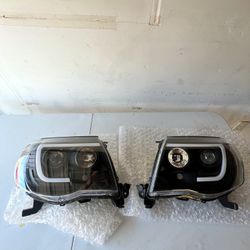 Toyota Tacoma Headlights 05-11 