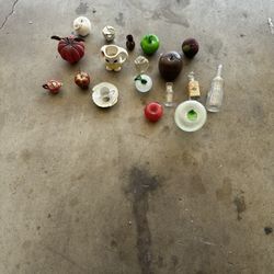 Antique 18 Piece 1960S Paper, Weight, Glass, Apple Wooden Apple Jewelry Box