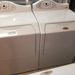 Maytag Nectune Front loader Washer And Gas Dryer Set