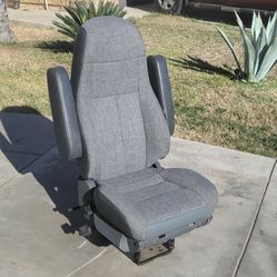 We Do Upholstery Work Cars Boats And RV 