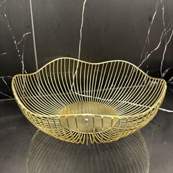 Gold Curved-Edge Modern Wire Iron Fruit Vegetable Bread Decor Basket Stand Holder Countertop Bowl