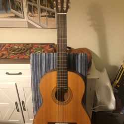 Yamaha Classical Guitar - Mint 