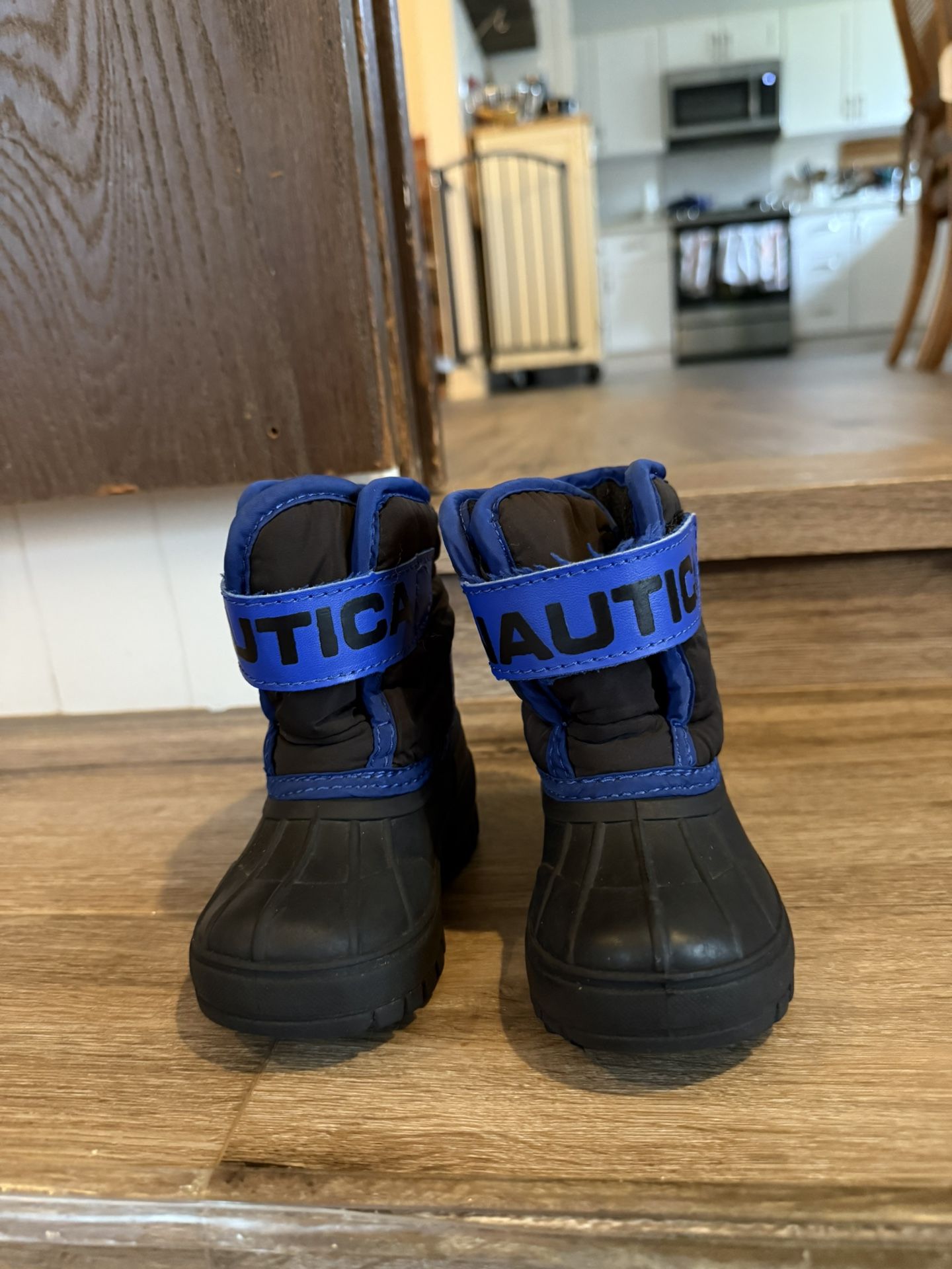 Nautica Blue Toddler Snow Boots - Size 5