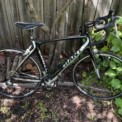 Giant Defy 1 Road Bike - Shimano 105 - Lightweight Endurance Bike - $600 OBO