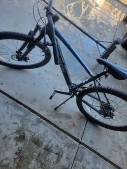 Schwinn Axum bike