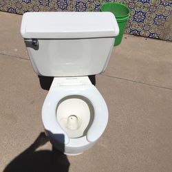 American Standard. Two Piece Toilet 