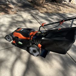 Black and Decker Electric Lawn Mower