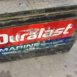 DURALAST MARINE BATTERY $100 HOLDS CHARGE LIKE NEW