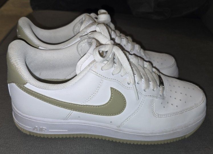 Nike Men's Air Force 1 Size 8 $50 (White Neutral Olive)