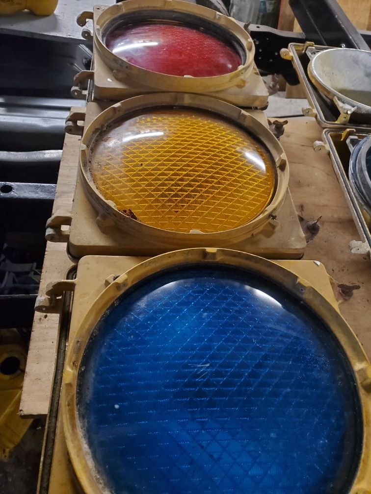 Older Traffic Light w/Spare Parts. Glass Lenses for Sale in Deltona, FL