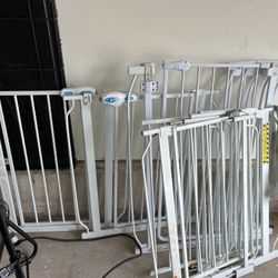 Baby/dog Gates (4)