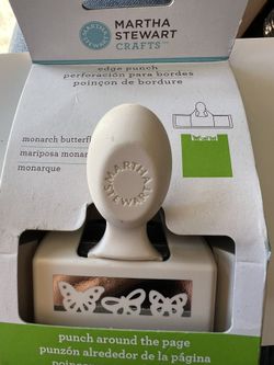 Martha Stewart Paper Punch BUTTERFLIES Punch Around the Page 1 Only 
