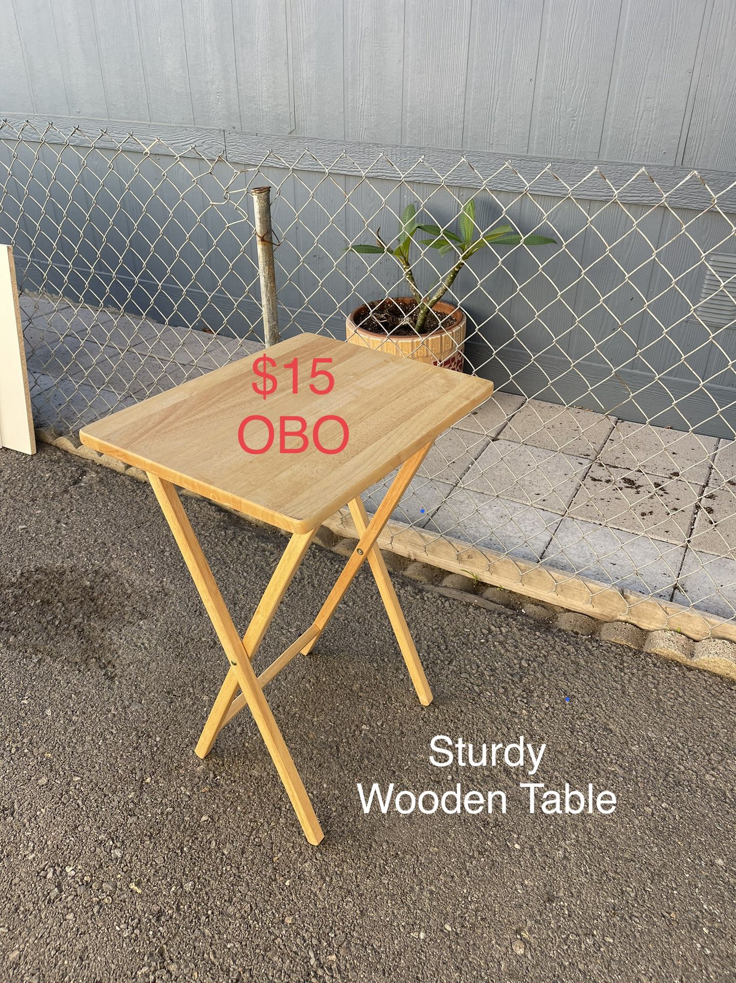 Sturdy Bamboo Color Table