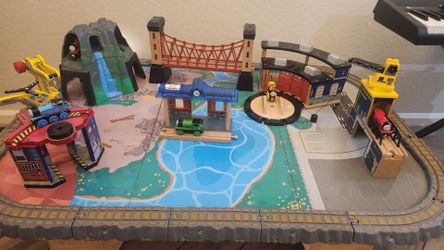 Train table and tons of extras