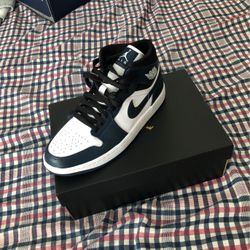 Air Jordan One Mid