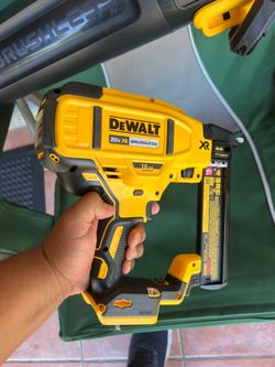 Dewalt 20v Cordless Brushless 18 Gauge Stapler tool only